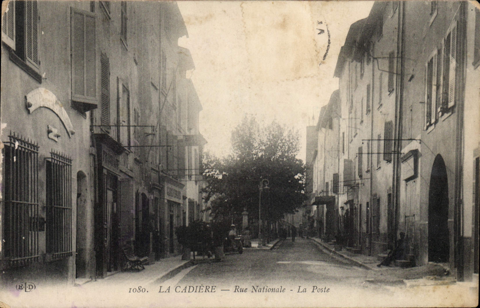 CPA La Cadiere Rue Nationale La Poste