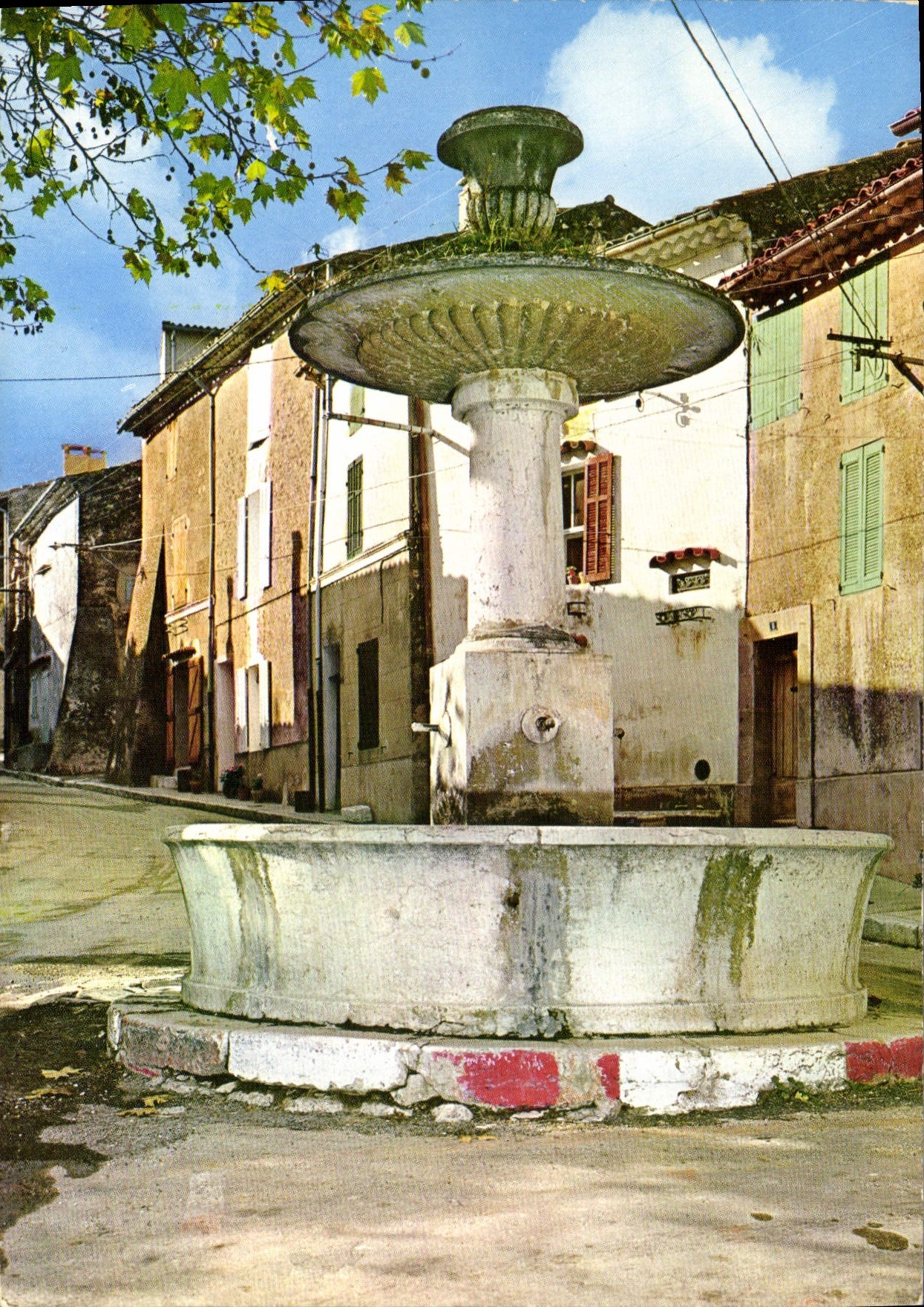 CPSM Nans Les Pins Fontaine De Nans