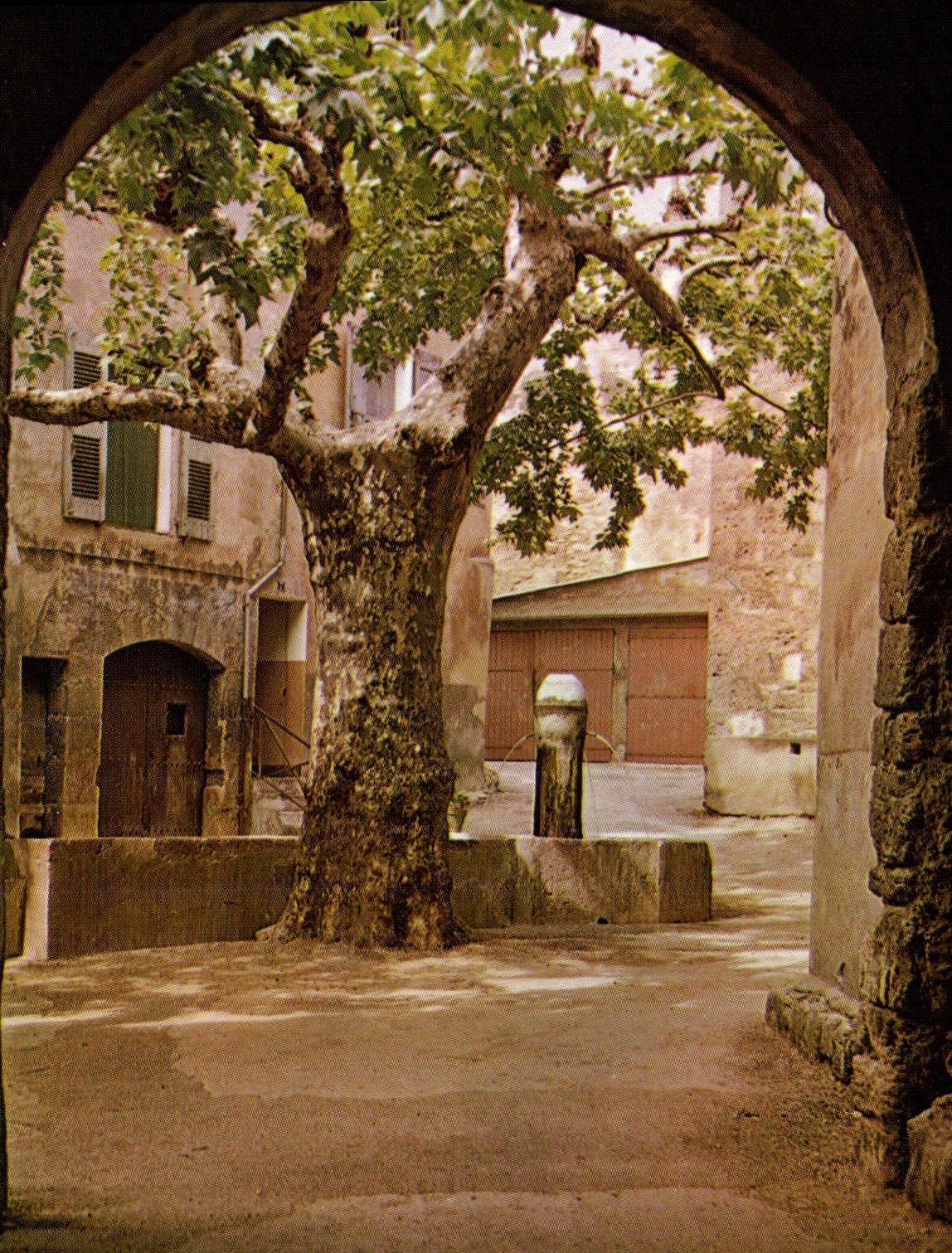 CPSM Barjols Fontaine De La Cour Et Vieille Porte