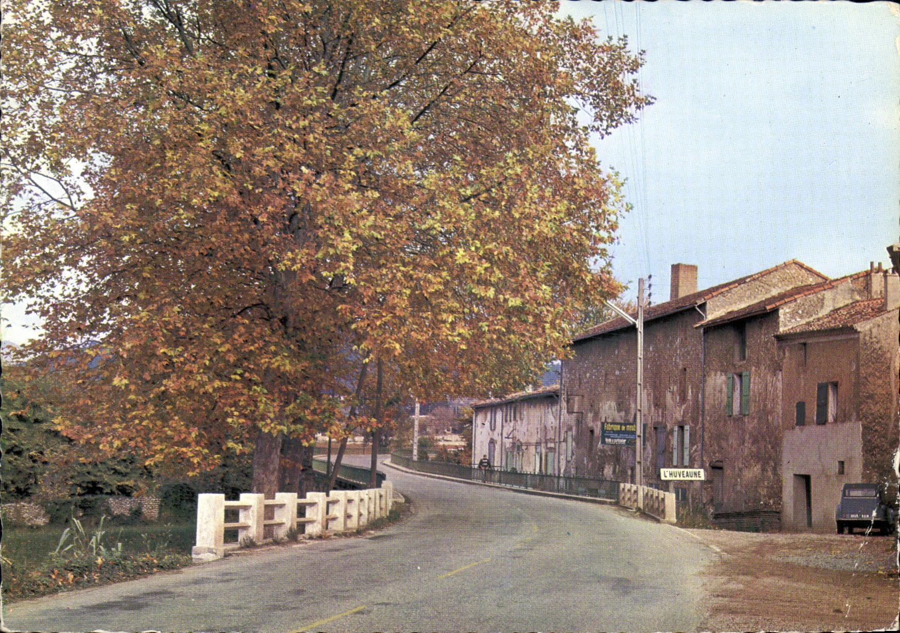 CPSM St Zacharie entrée du village