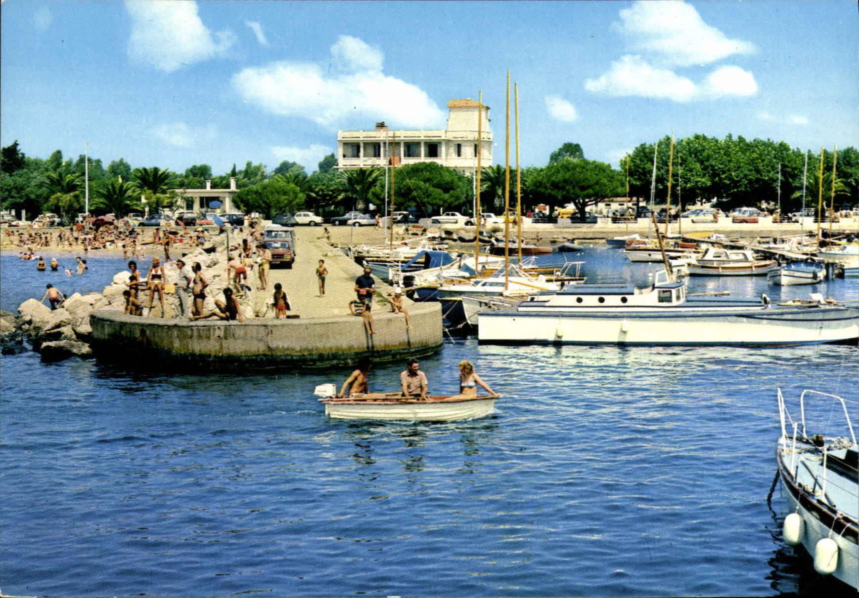 CPSM Cote Varoise La  Londe Le Port Et I'Hotel de la plage
