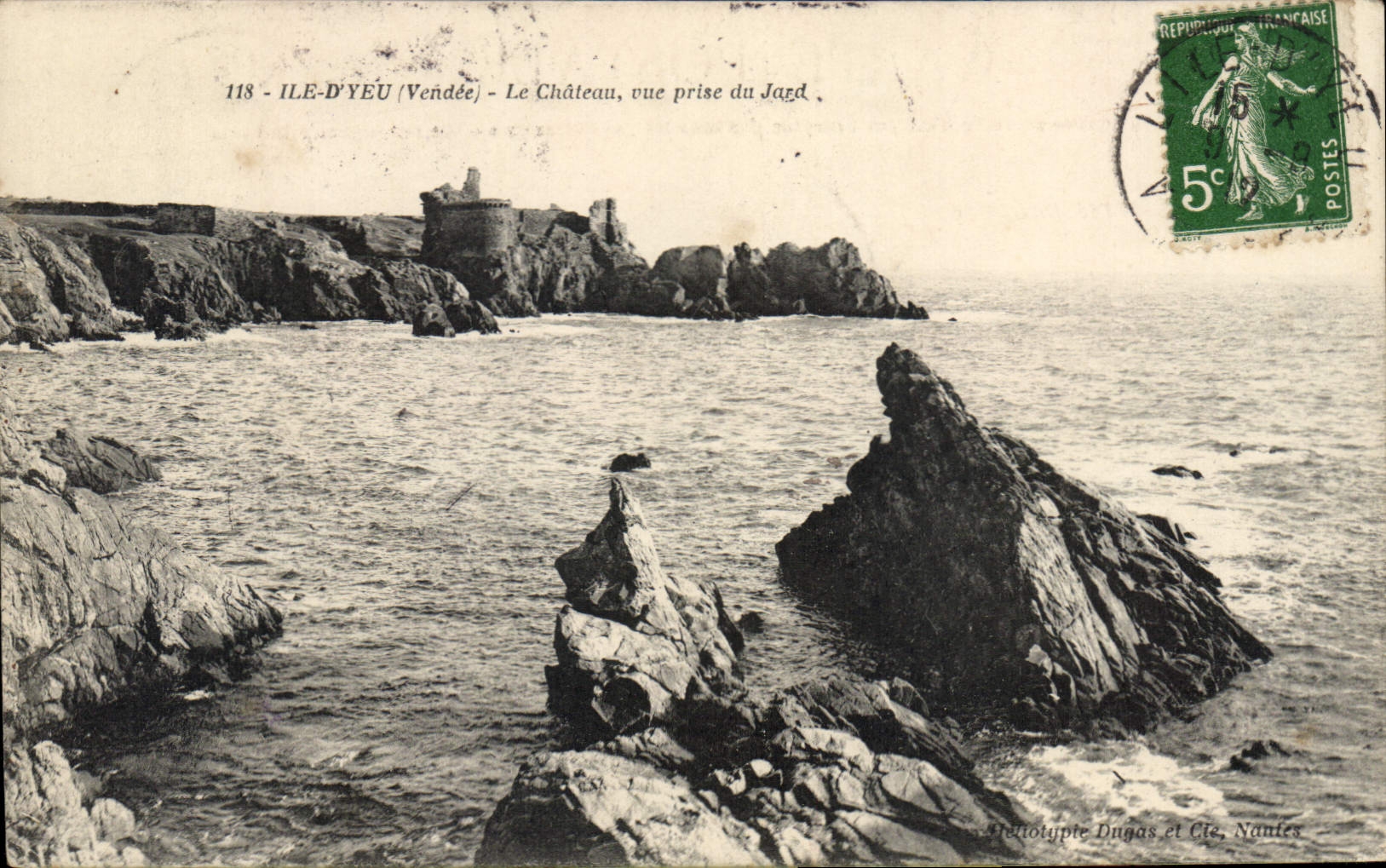 CPA Ile D'Yeu Le Chateau Vue Prise Du Jard