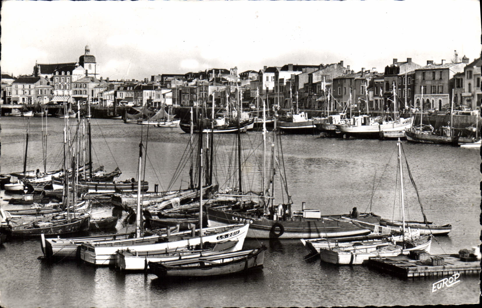 CPA Les Sables D'Olonne Le Port