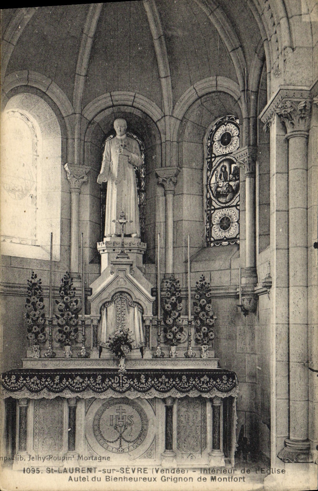 CPA Saint Laurent Sur Sevre Interieur De I'Eglise
