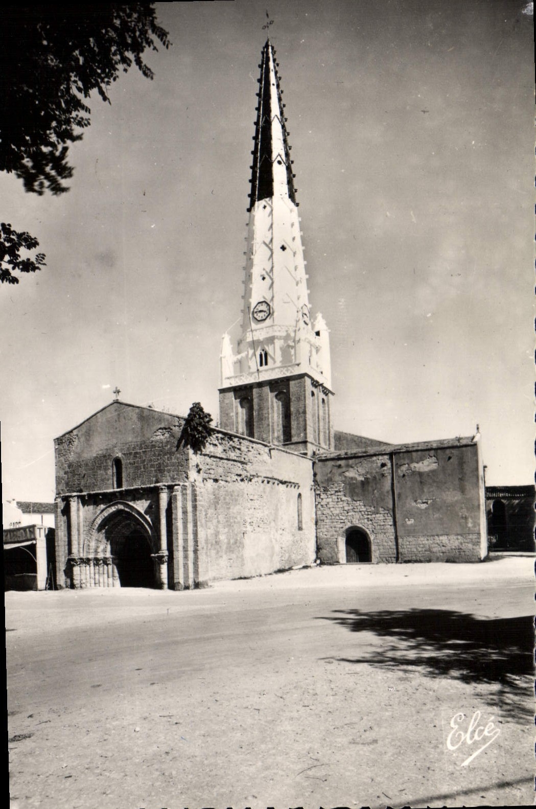 CPA Ile De Re Ars En Re L'Eglise Et Son Clocher Caracteristique