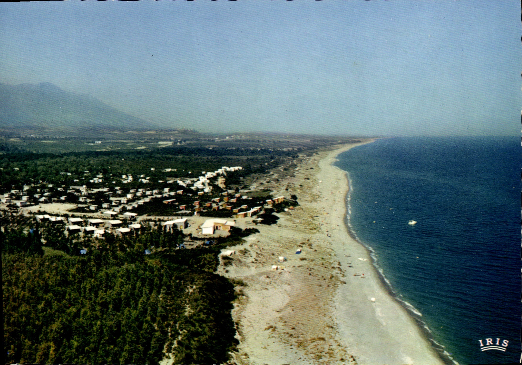 CPSM Tropica Village De Vacances Avec Ses Bungalows Et Sa Plage