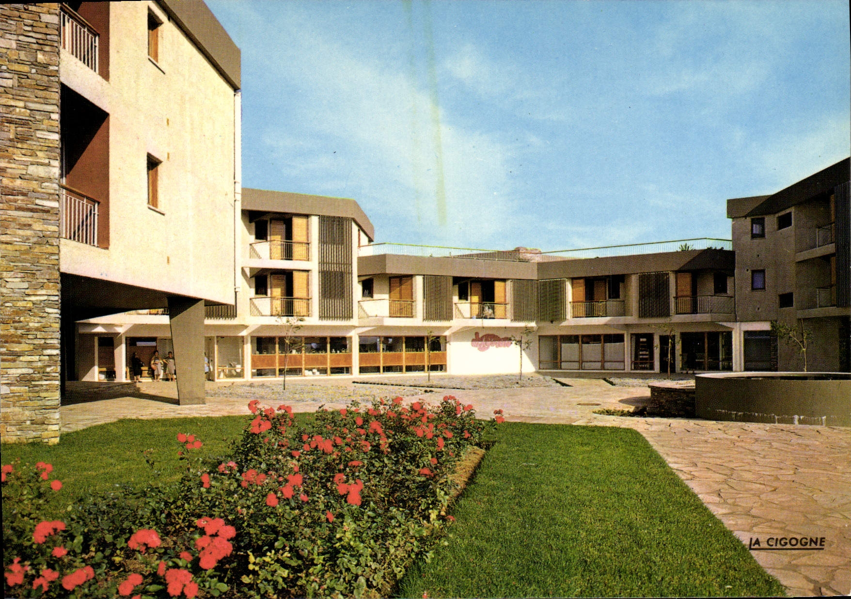 CPSM Taglio Isolaccio Centre De Vacances De Loisirs Et De Repos Le Rond Point Et Les Boutiques