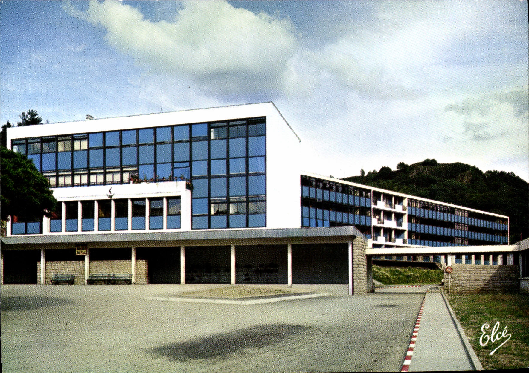 CPSM Bort Les Orgues Le Nouveau College