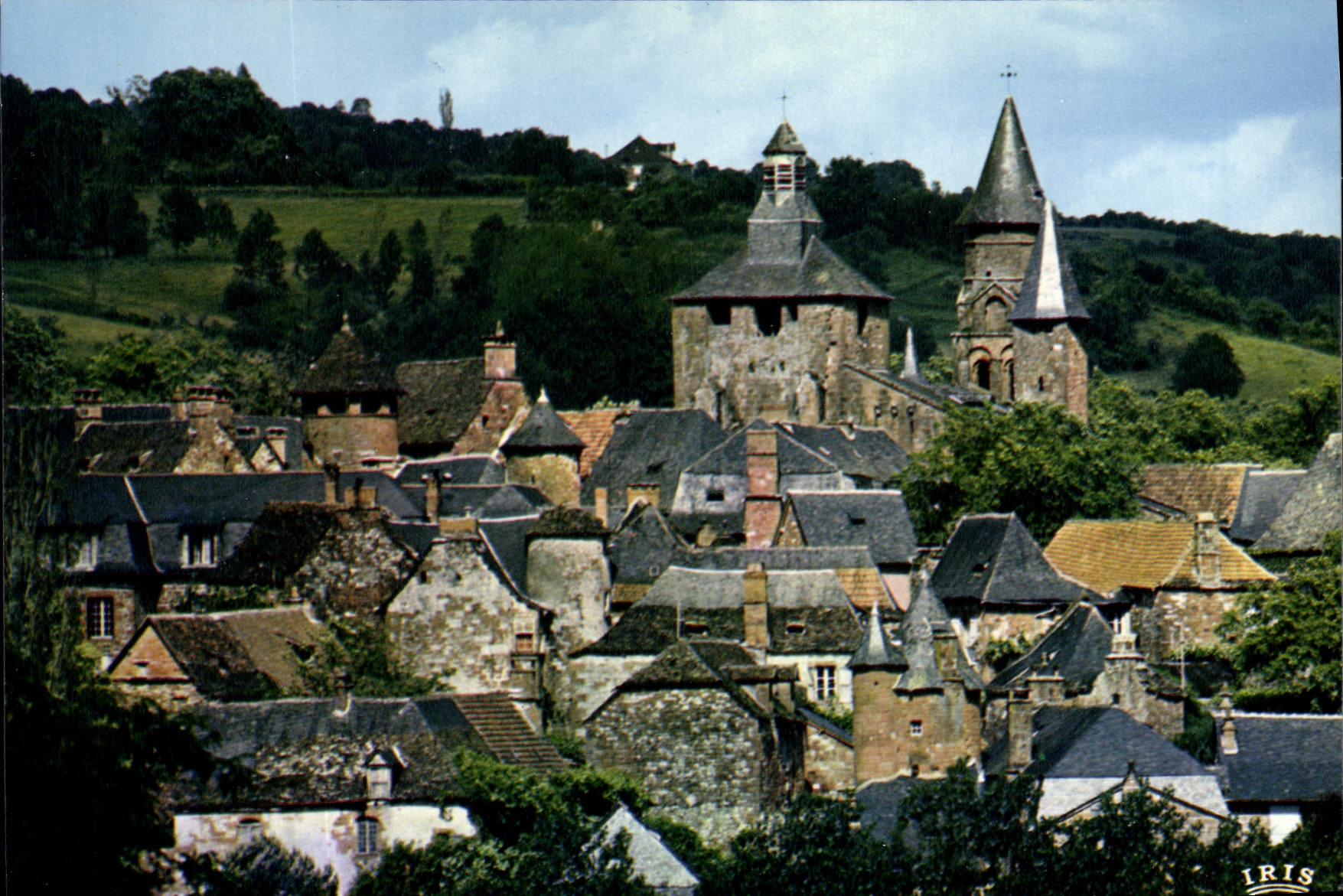 CPSM Collonges La Rouge L'Eglise Batie En Gres Rouge Le Clocher