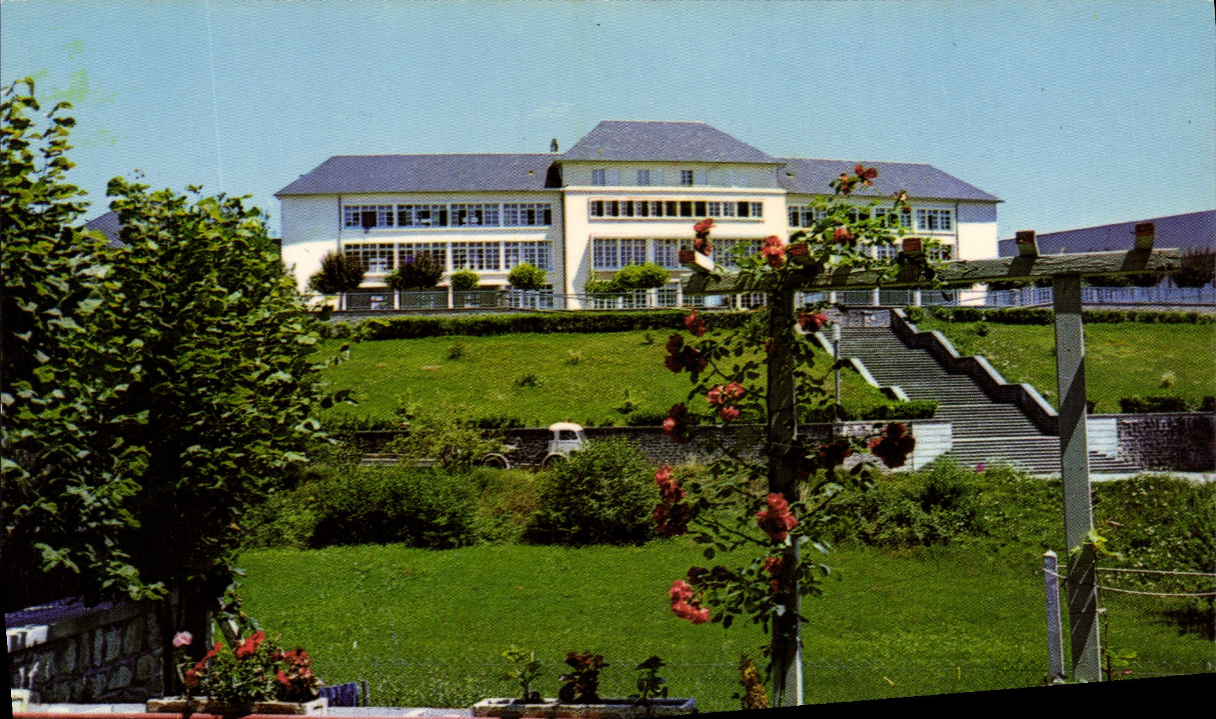 CPSM Correze Le Groupe Scolaire