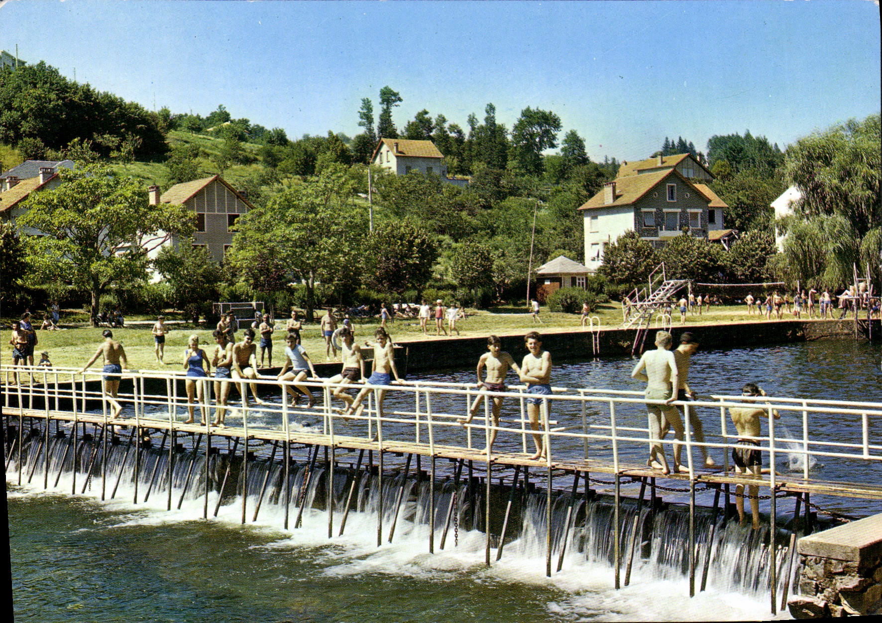 CPSM Tulle La Baignade A La Passerelle
