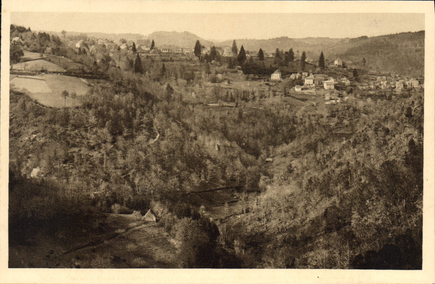 CPA St Martin La Meanne Vue Generale Des Gorges Du Doustre