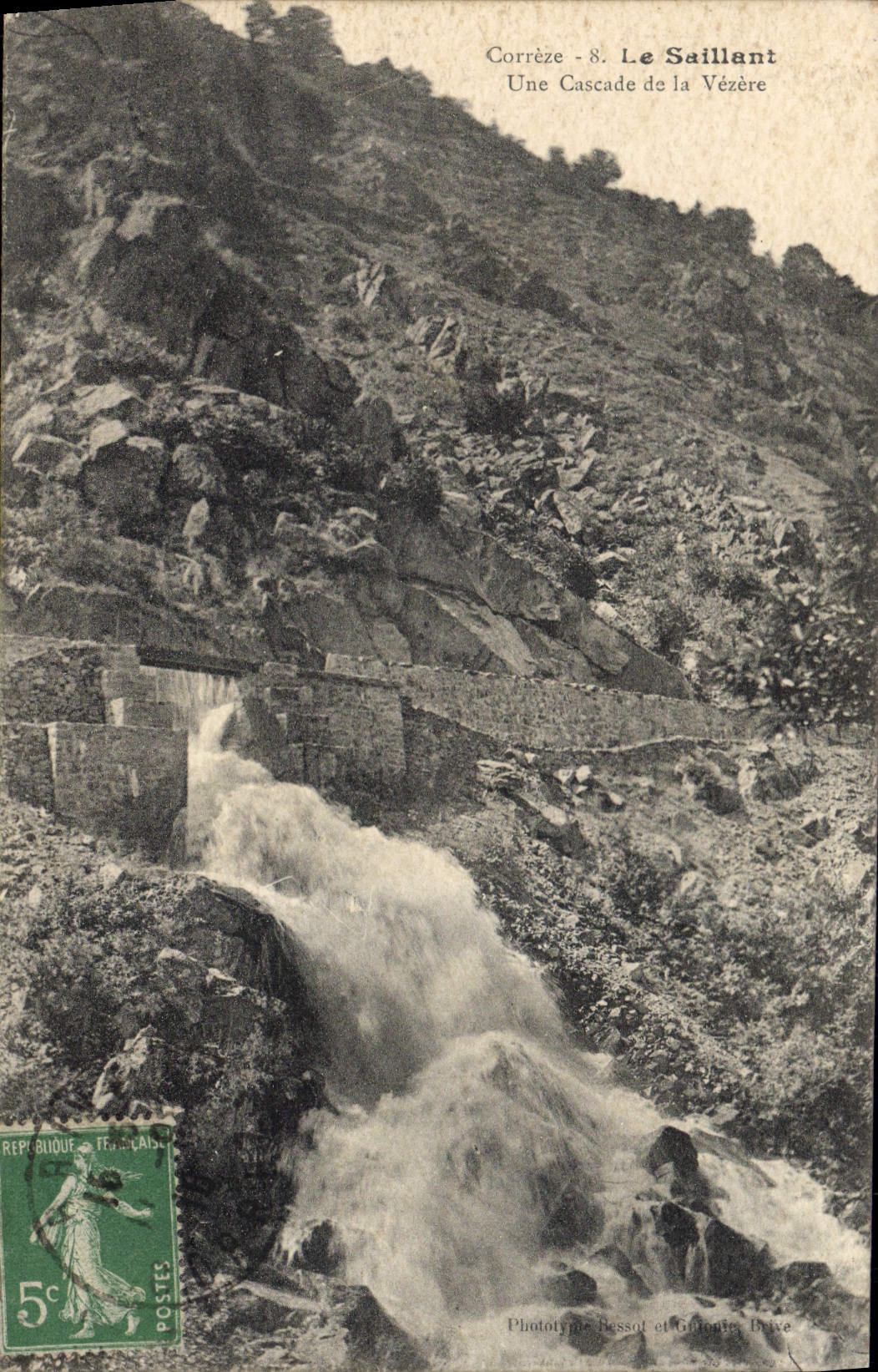 CPA Le Saillant Une Cascade De La Vezere