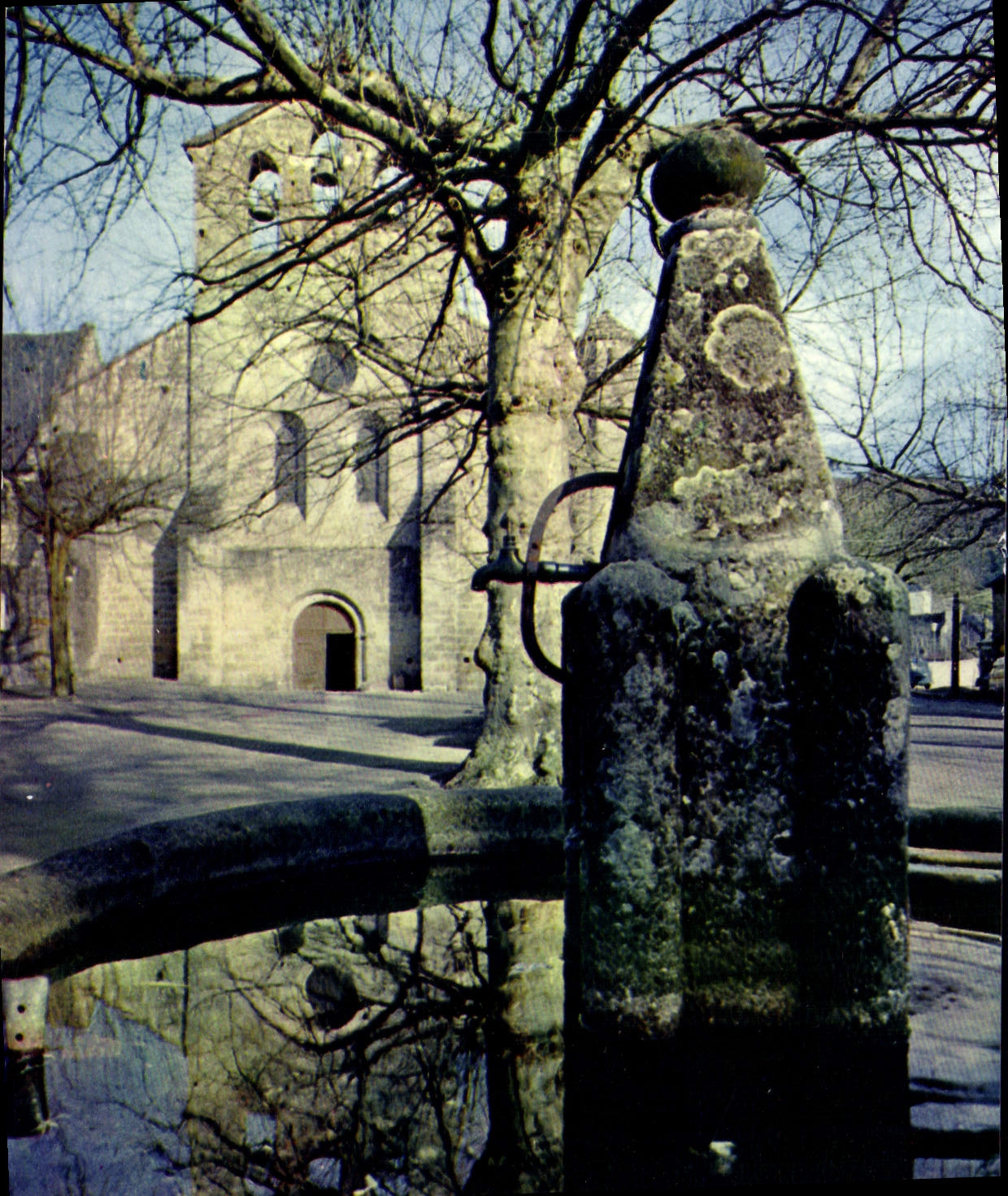 CPSM Aubazine L'Eglise Et La Fontaine