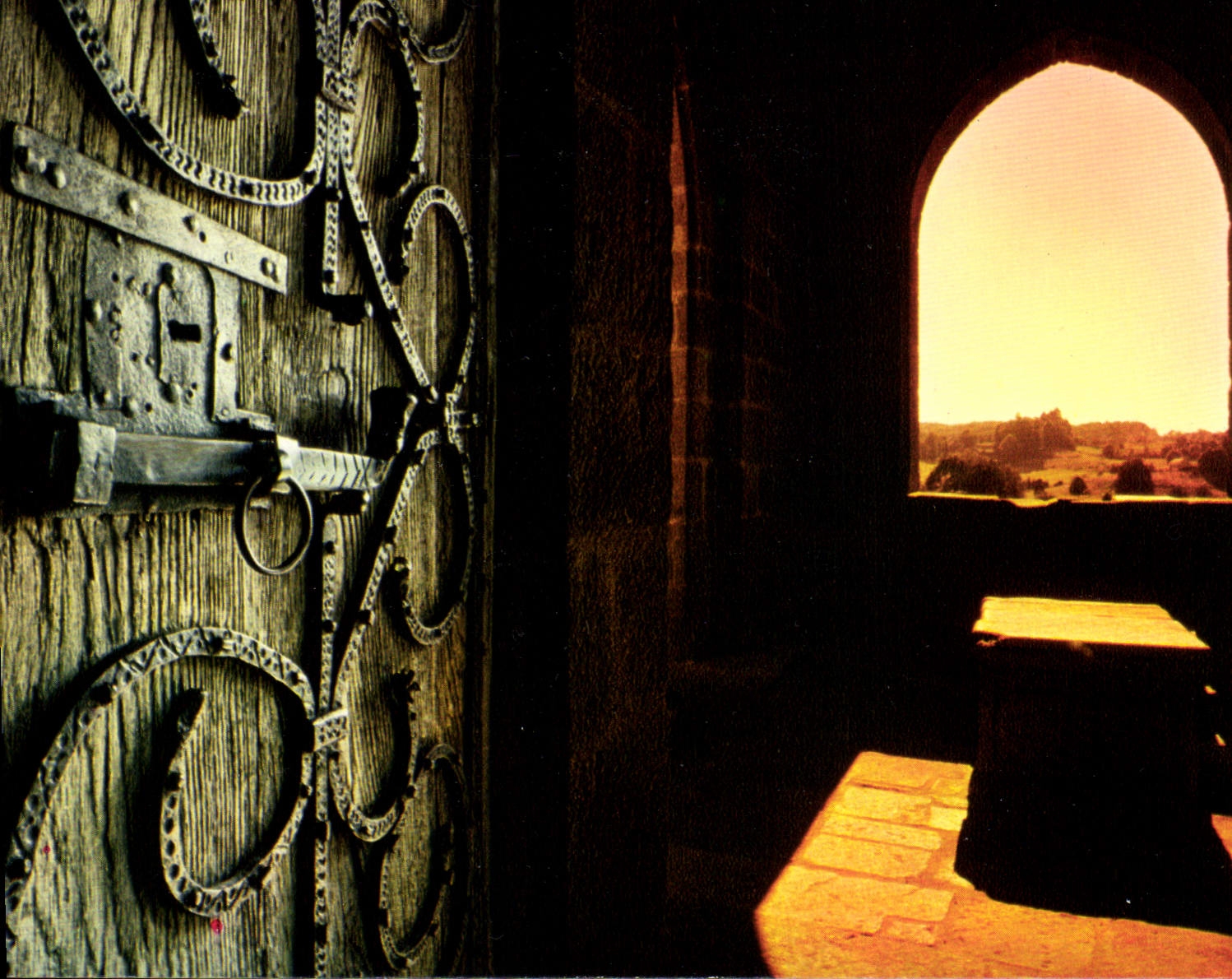 CPSM Liginiac Porte De I'Eglise Romane