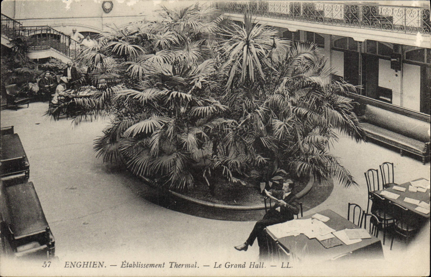 CPA Enghien Les Bains Etablissement Thermal Le Grand Hall