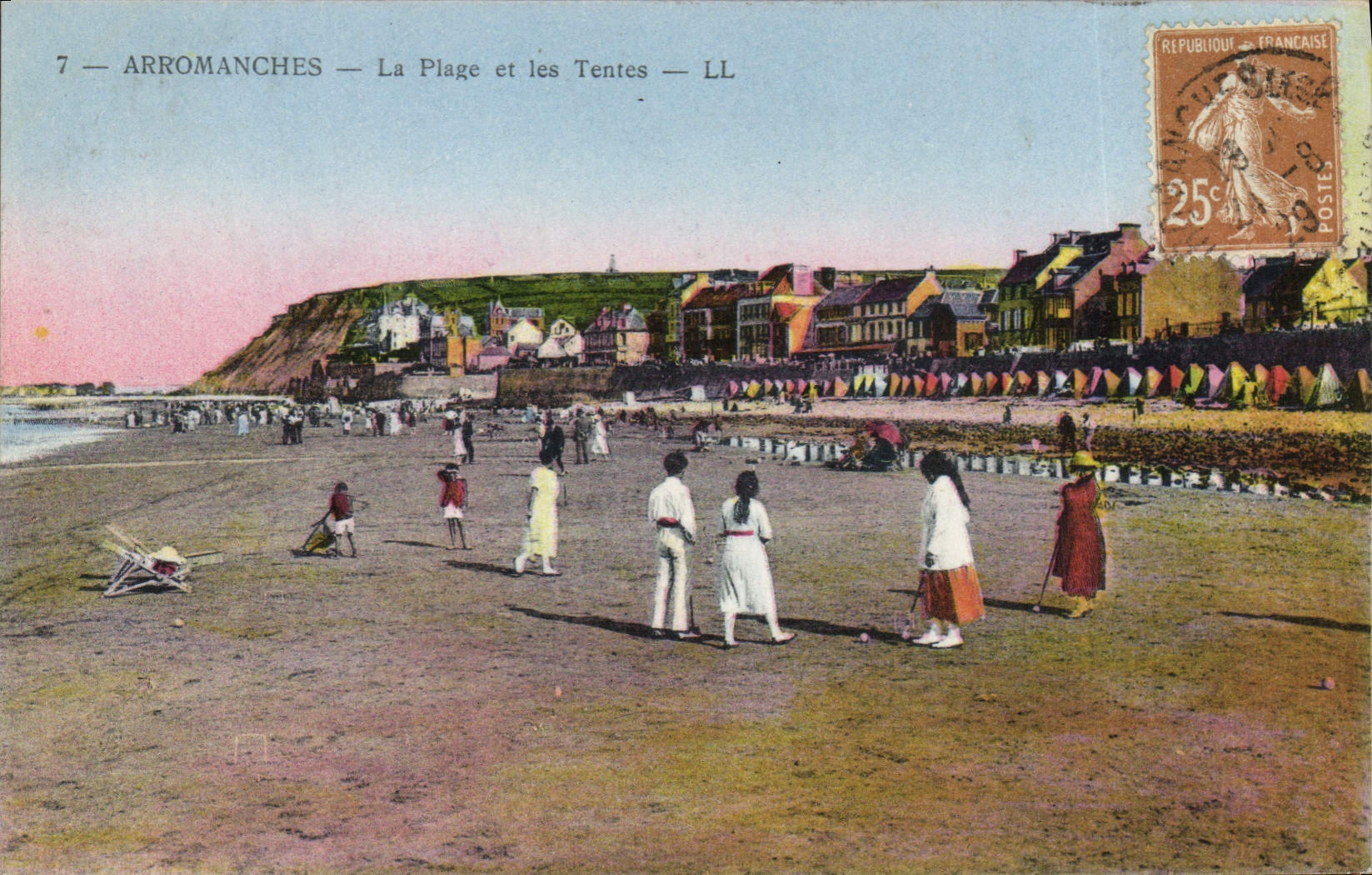 CPA Arromanches La Plage Et Les Tentes