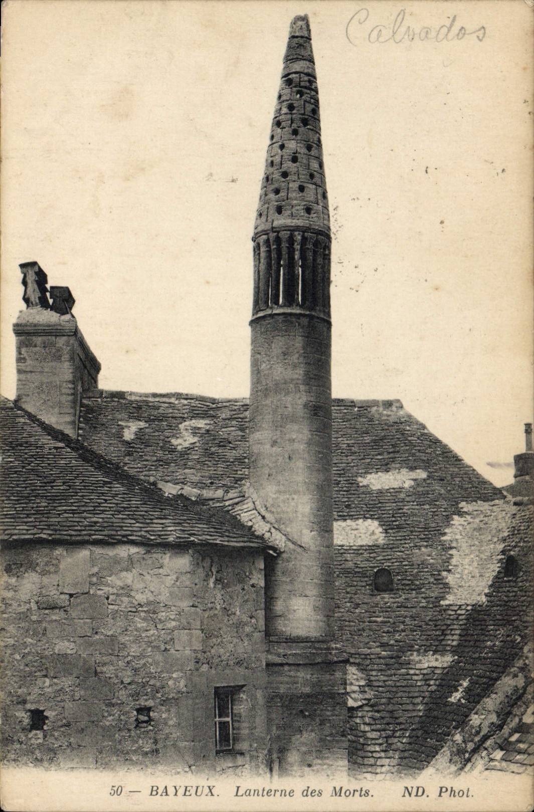 CPA Bayeux Lanterne Des Morts