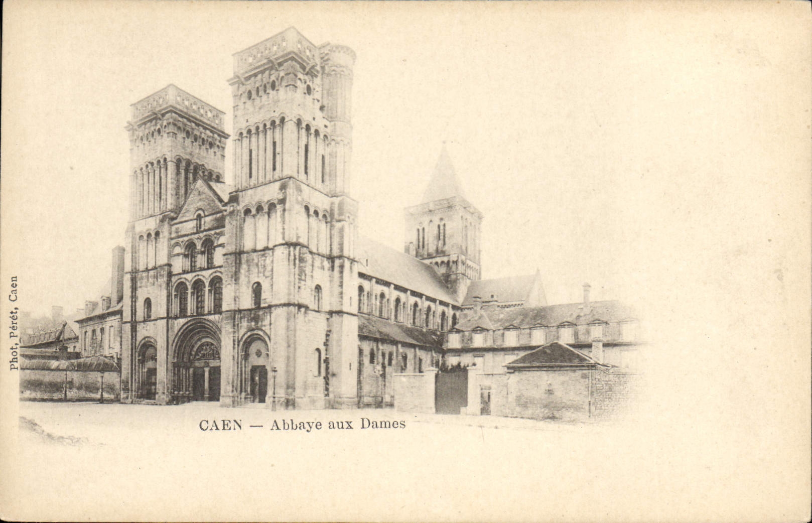 CPA Caen Abbaye Aux Dames