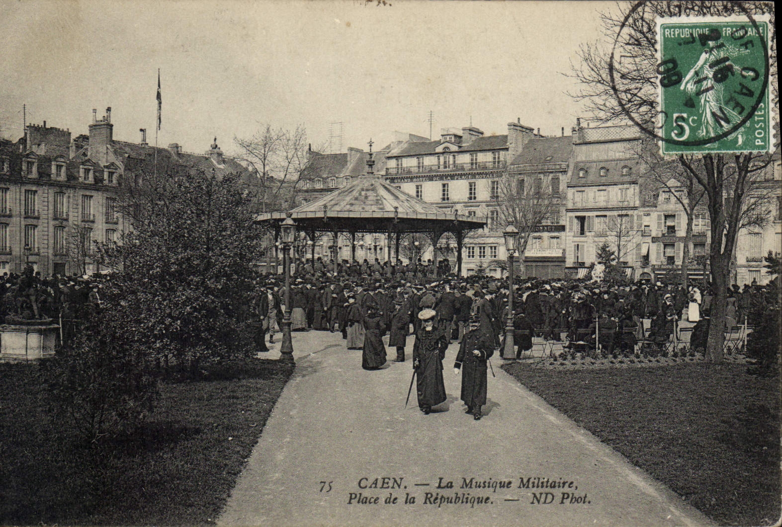 CPA Caen La Musique Militaire Place De La Republique