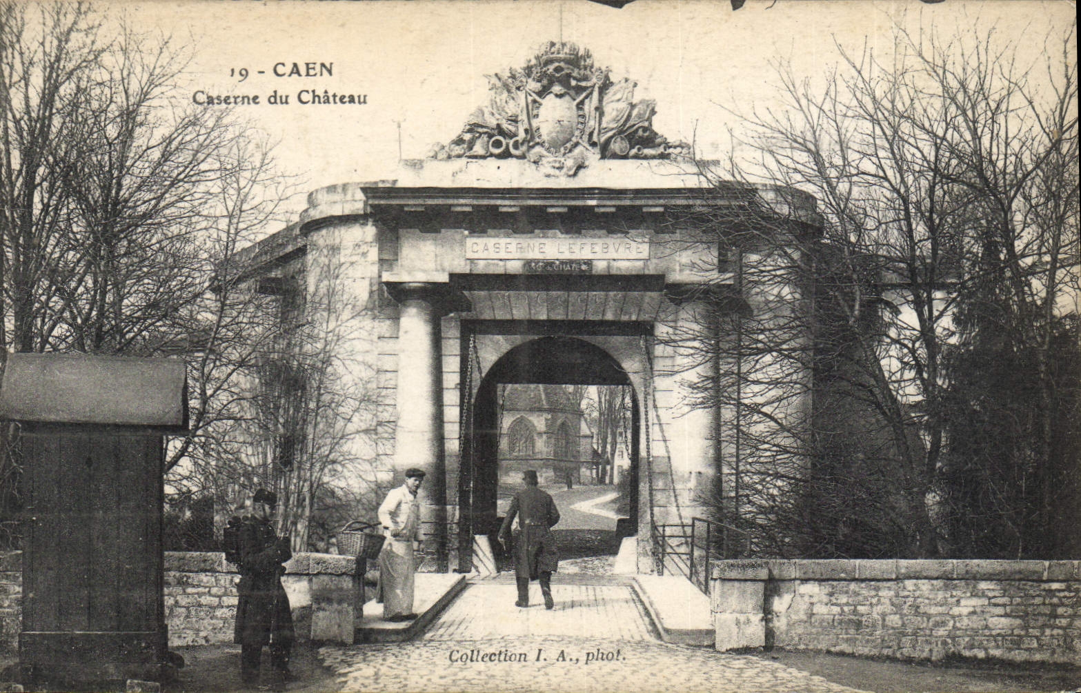 CPA Caen Caserne Du Château