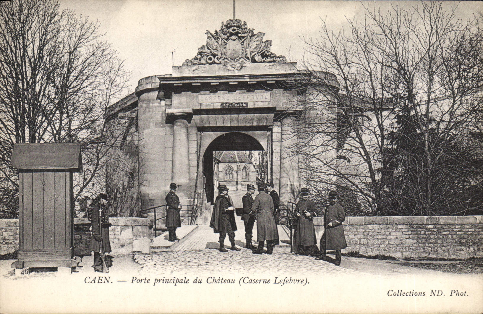 CPA Caen Porte Principale Du Château caserne Lefebvre