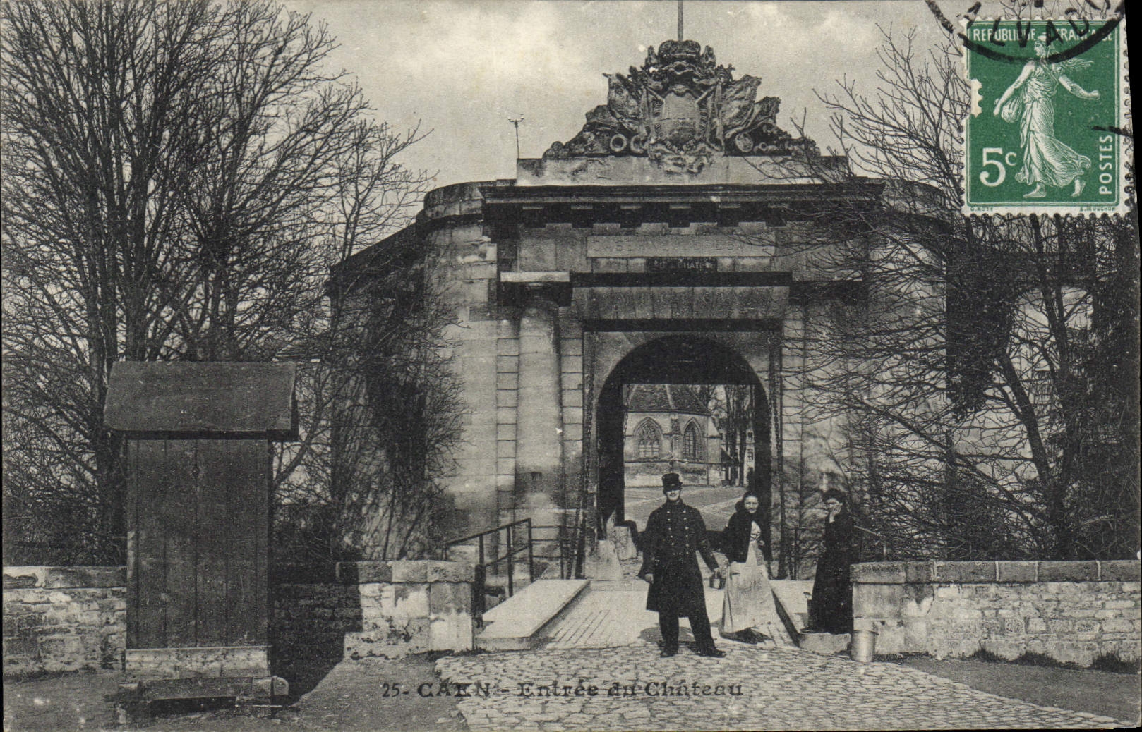 CPA Caen Entree Du Château