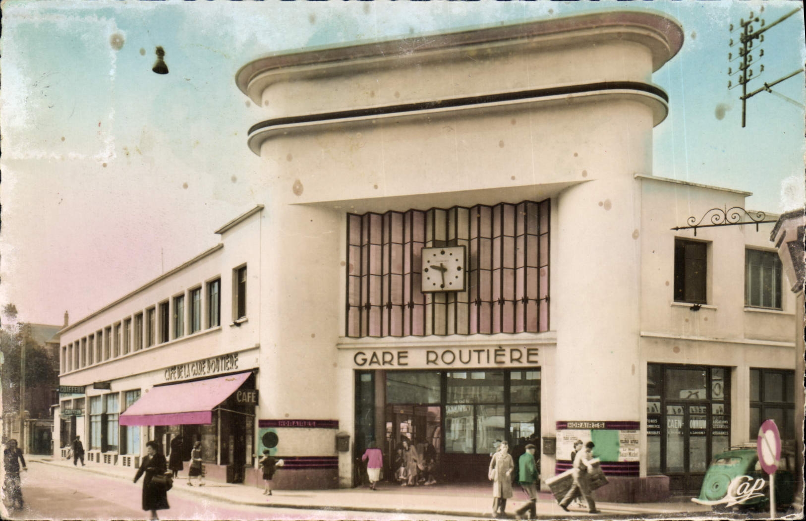 CPA Caen Entree De La Gare Routiere