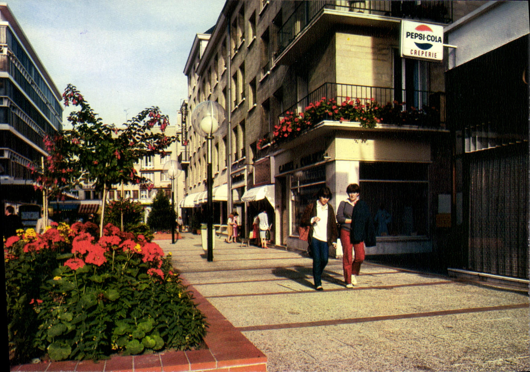 CPSM Caen Zone Pietonne