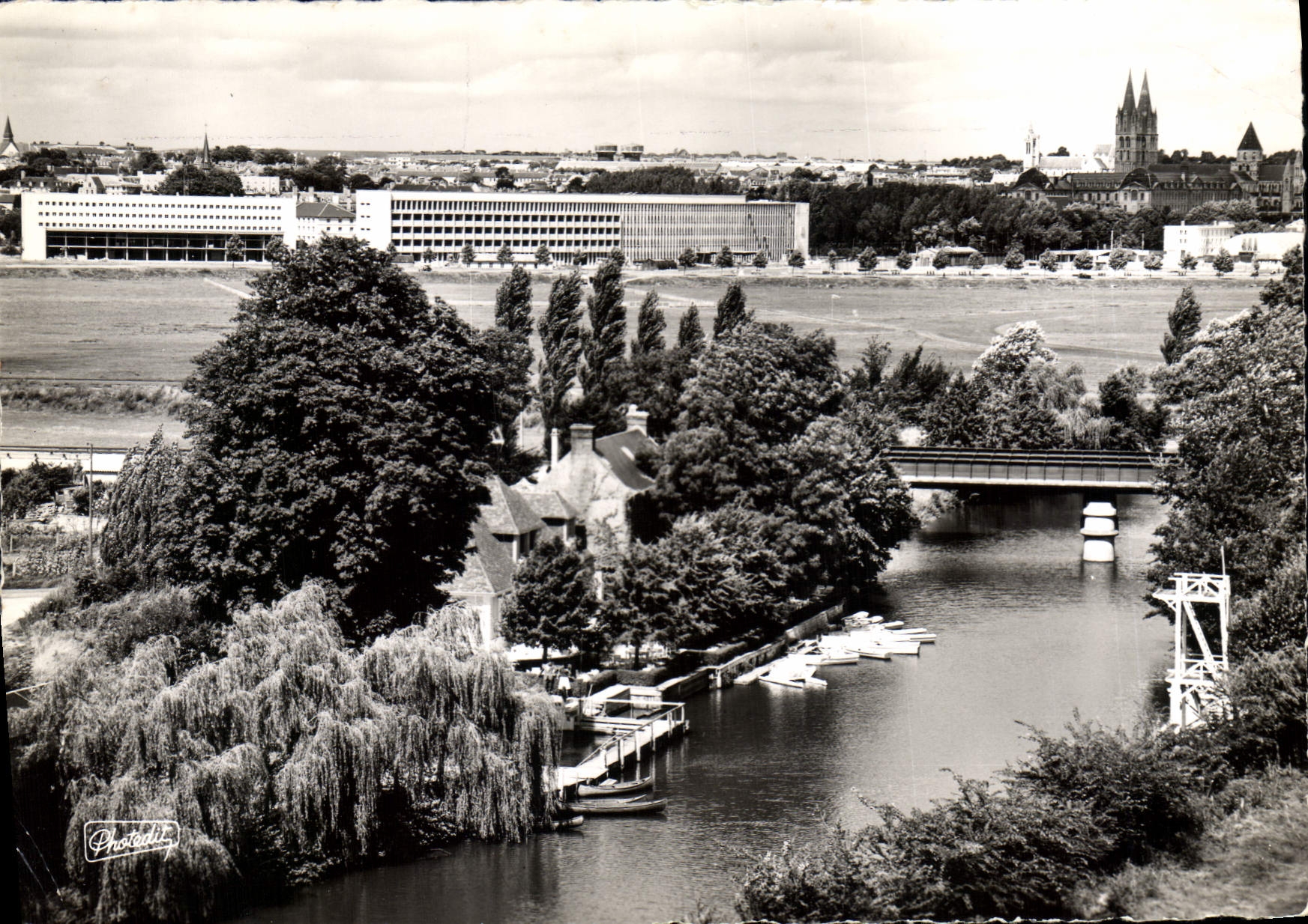 CPSM Caen Vue Panoramique Sur Les Rives De I'Orne lycée Malherbe