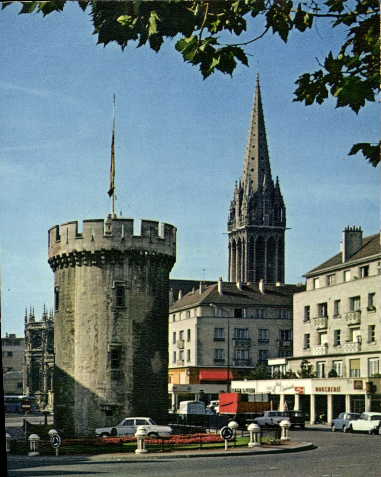 CPSM Caen La Tour Guillaume Le Roy