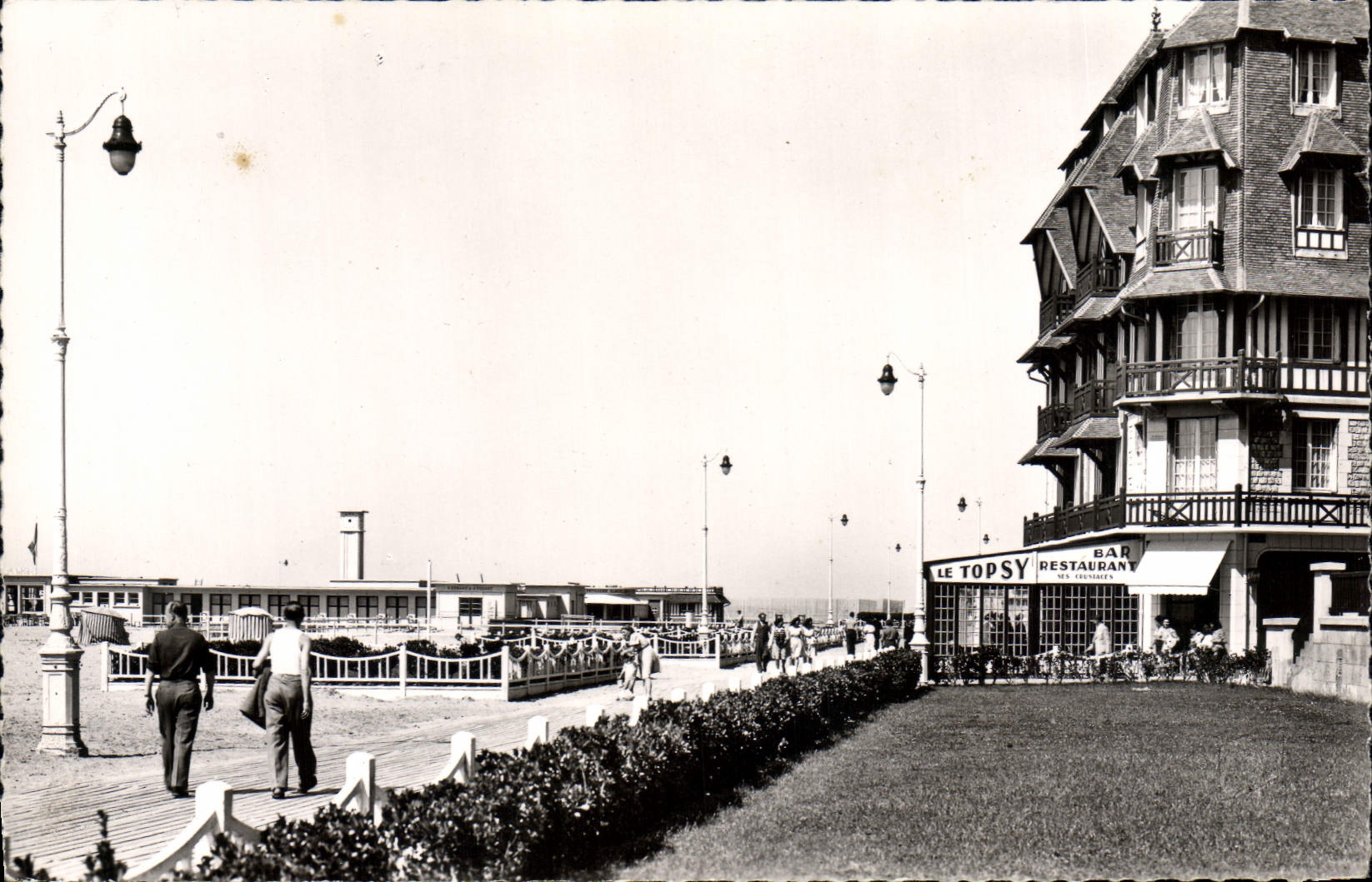 CPA Trouville La Promenade
