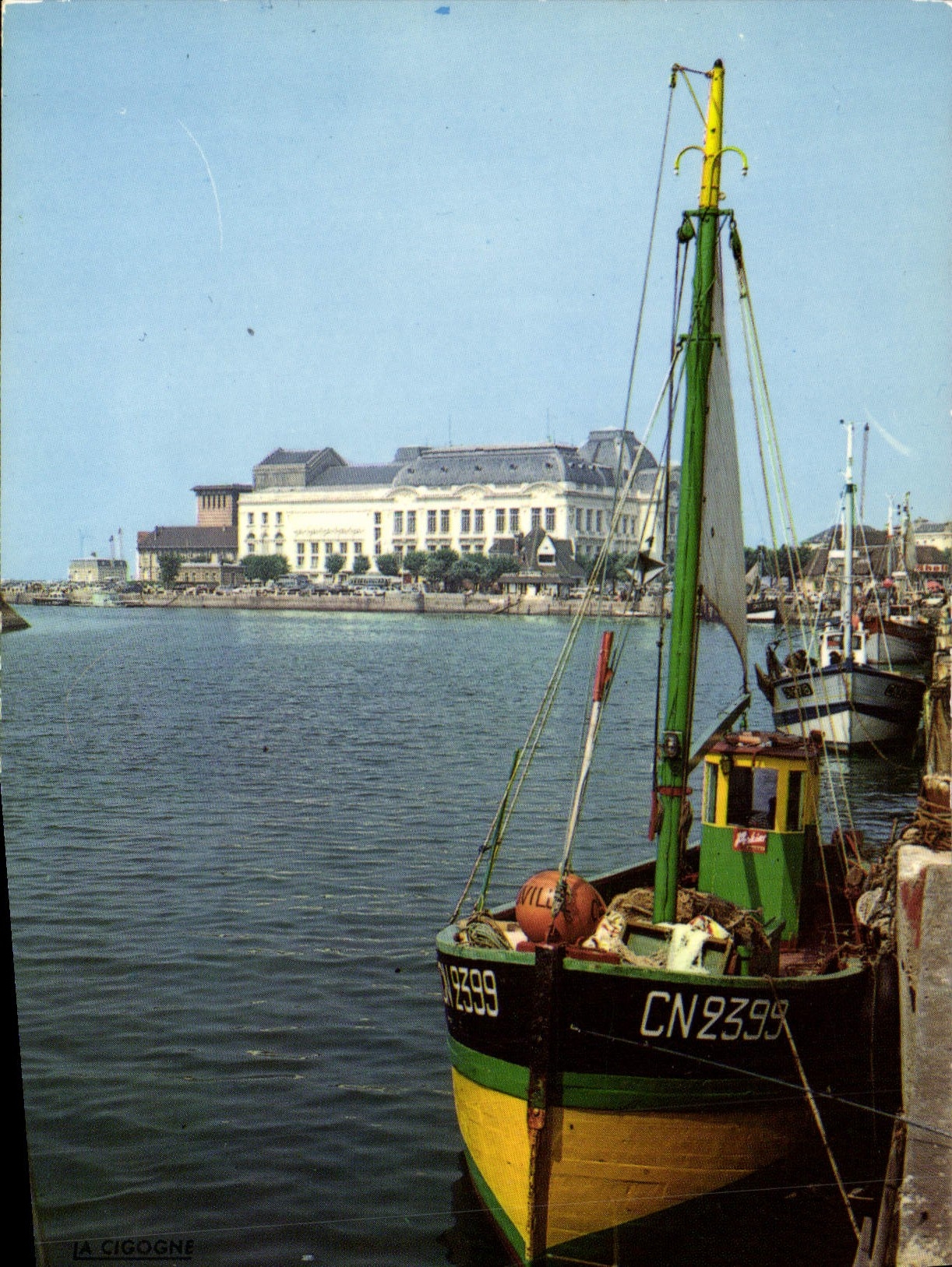 CPSM Trouville La Reine Des Plages Le Casino et le port