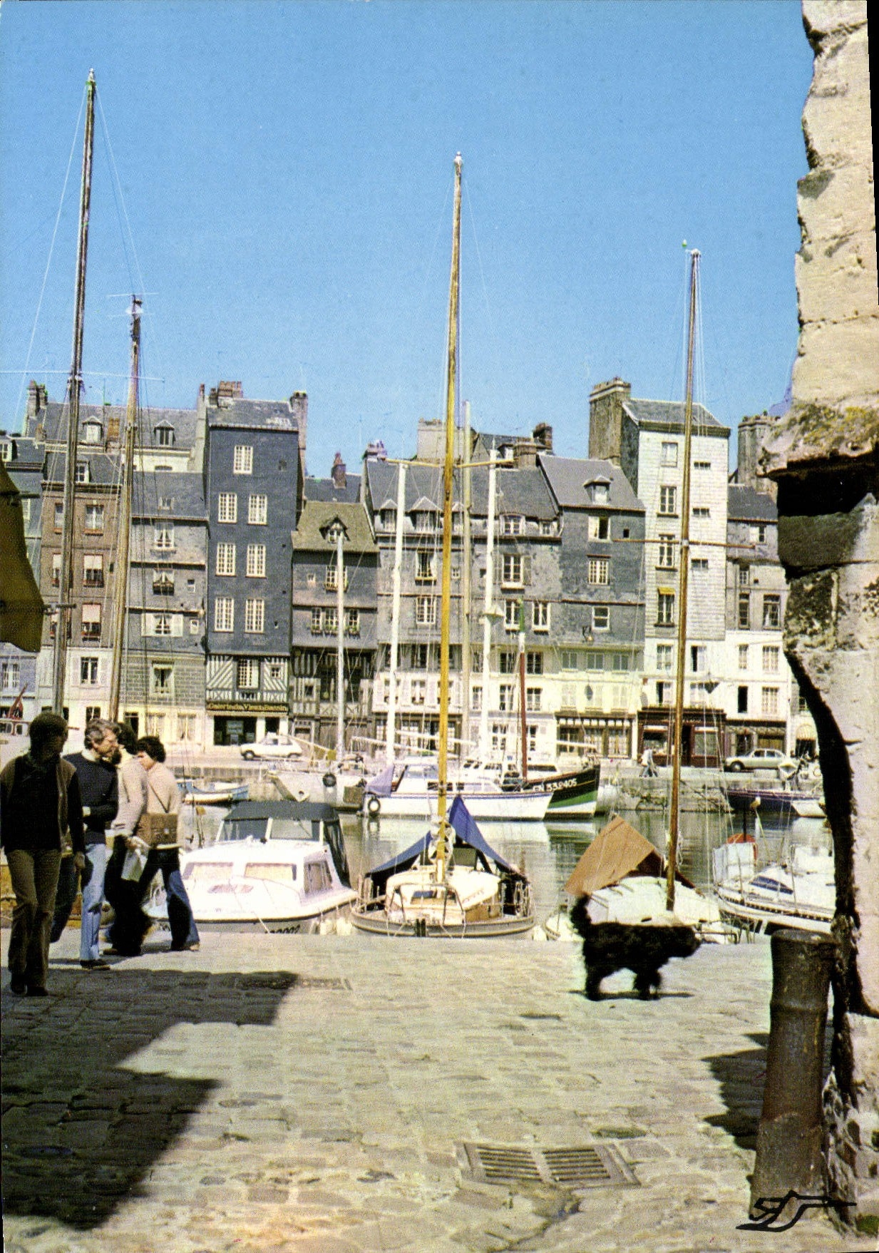 CPSM Honfleur Arrivee Sur Le Bassin