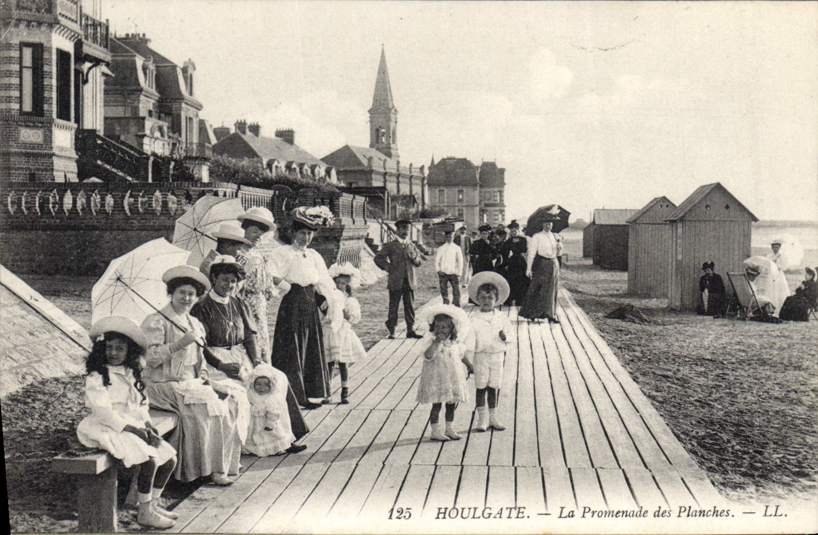CPA Houlgate La Promenade Des Planches