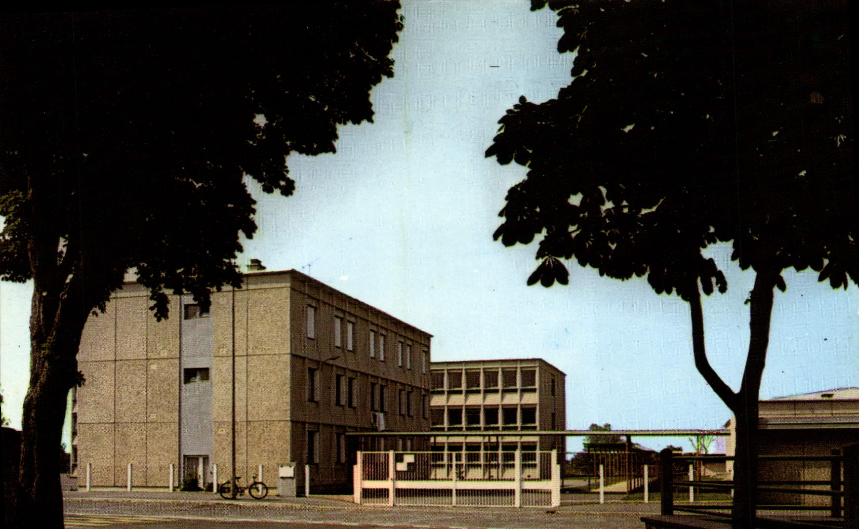 CPSM Isigny Sur Mer Le college