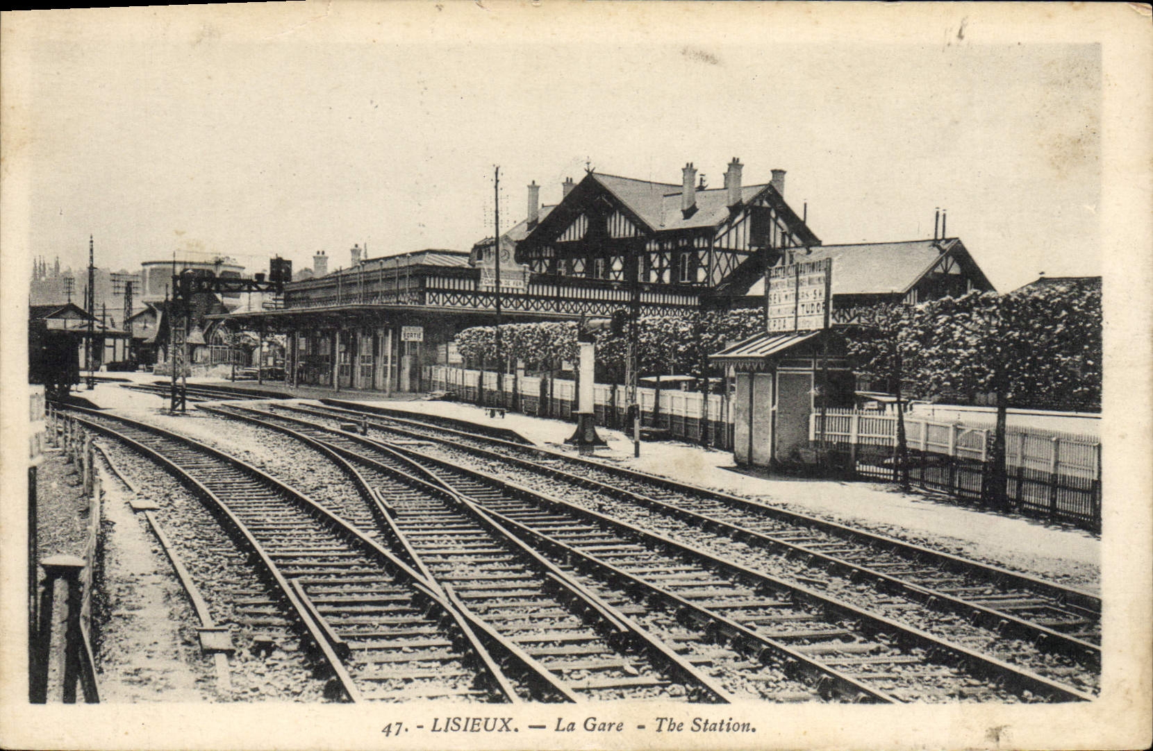 CPA Lisieux La Gare