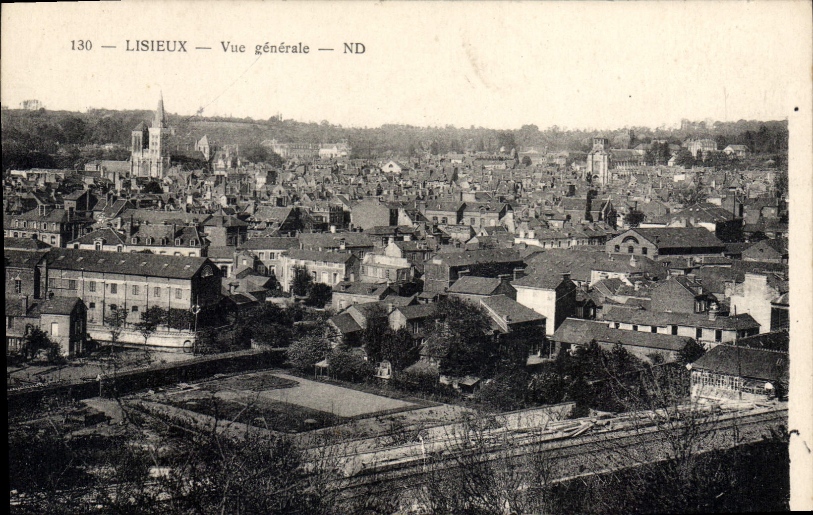 CPA Lisieux Vue Generale