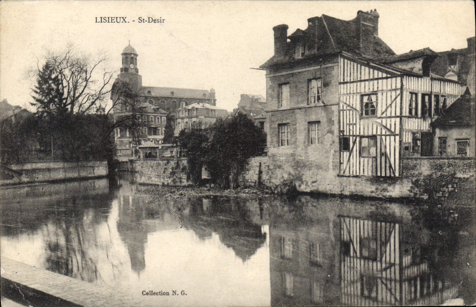 CPA Lisieux St Desir