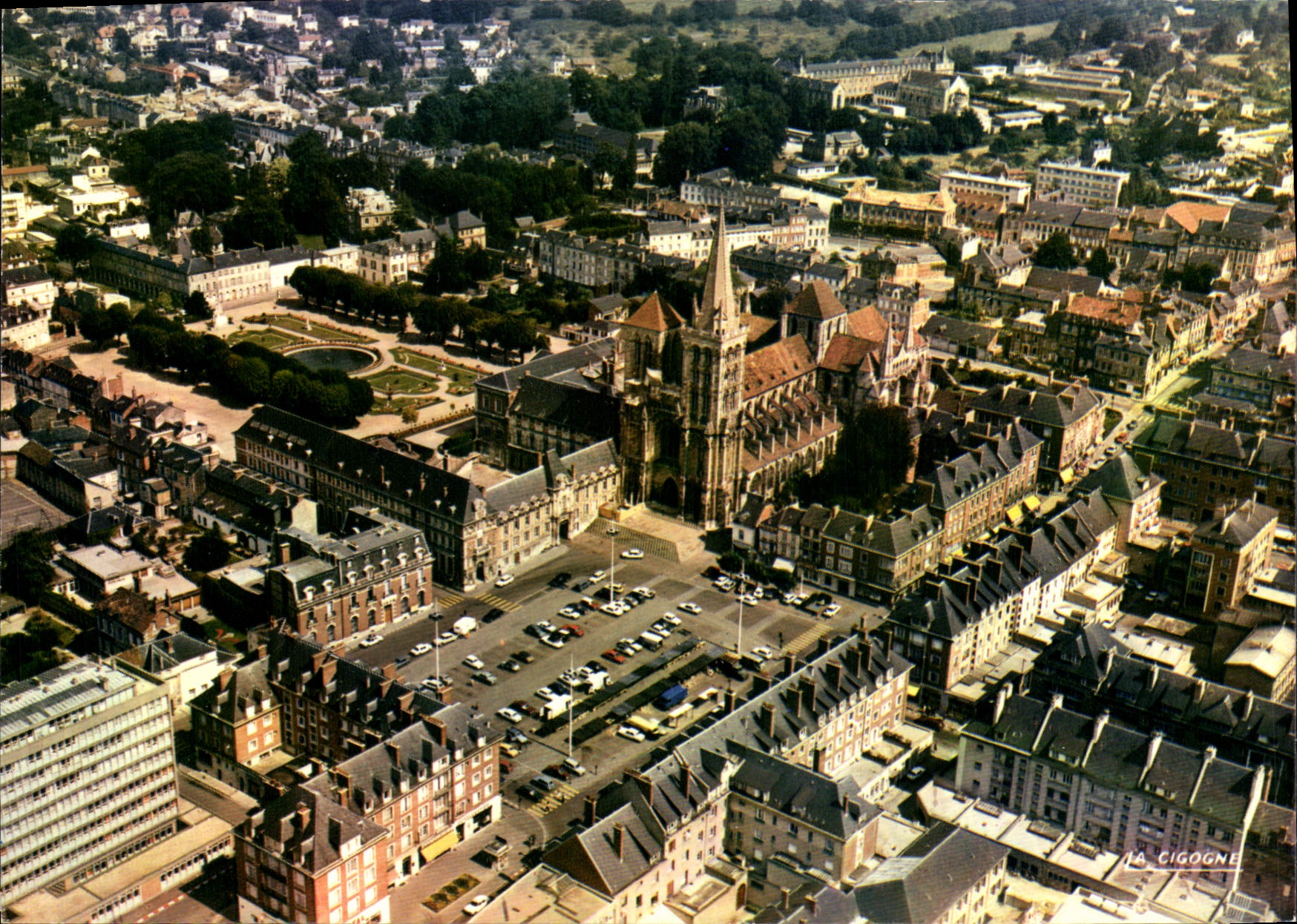 CPSM Lisieux En Avion Sur La Cathedrale St Pierre et la place Thiers