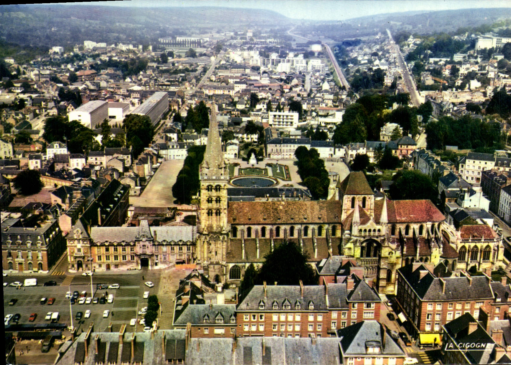 CPSM Lisieux En Avion Sur La Cathedrale St Pierre