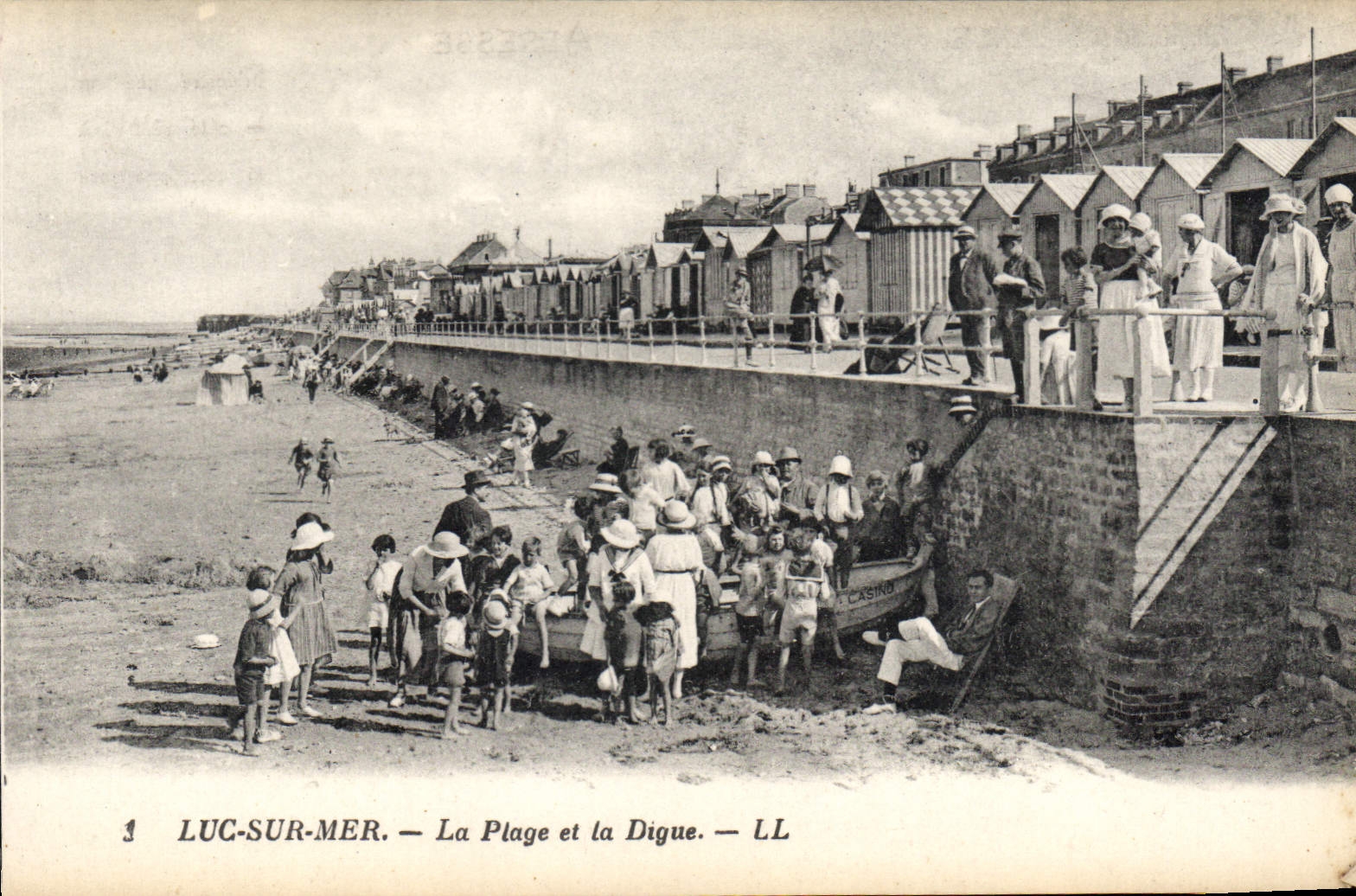 CPA Luc Sur Mer La Plage Et La Digue