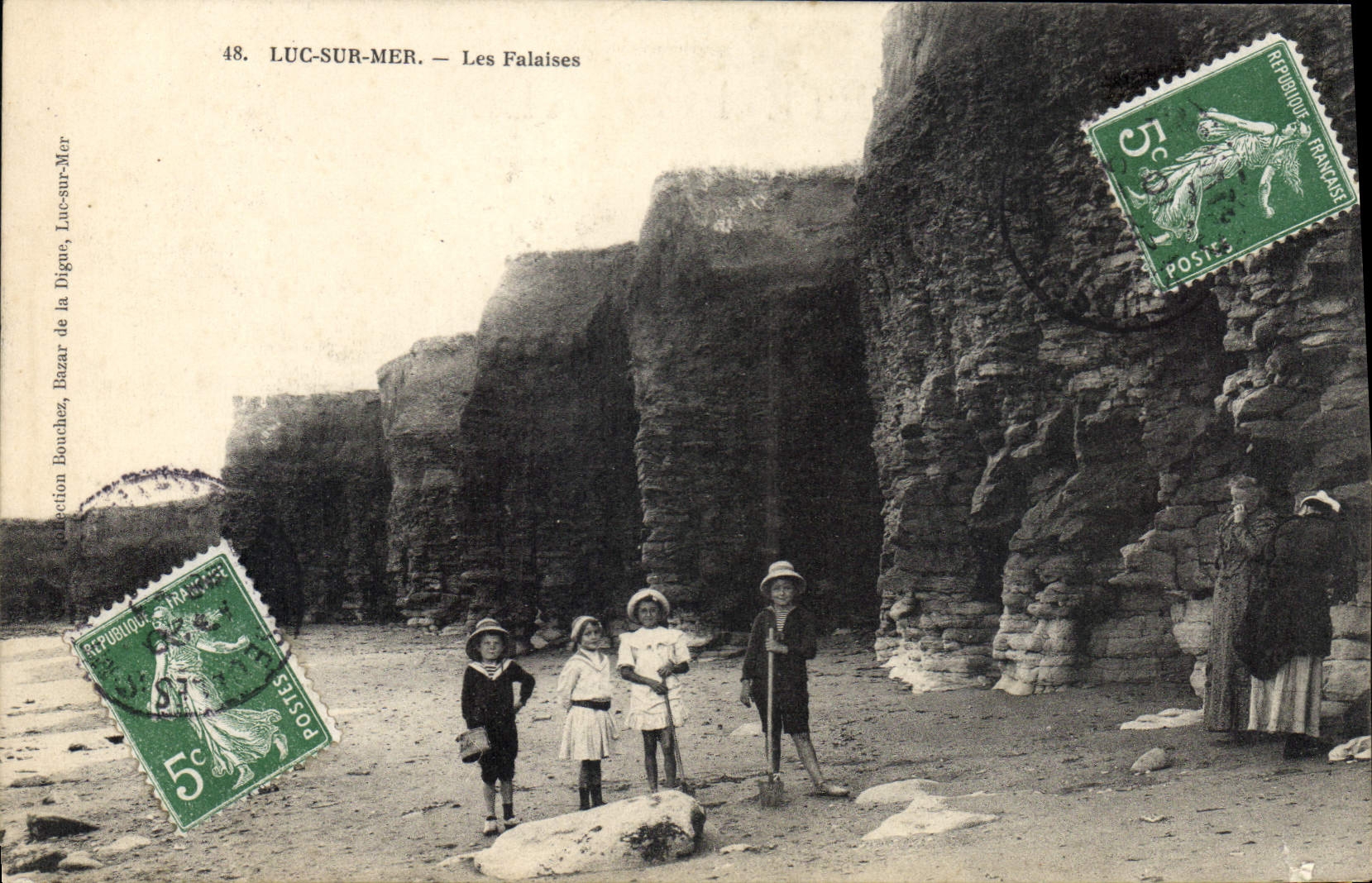 CPA Luc Sur Mer Les Falaises