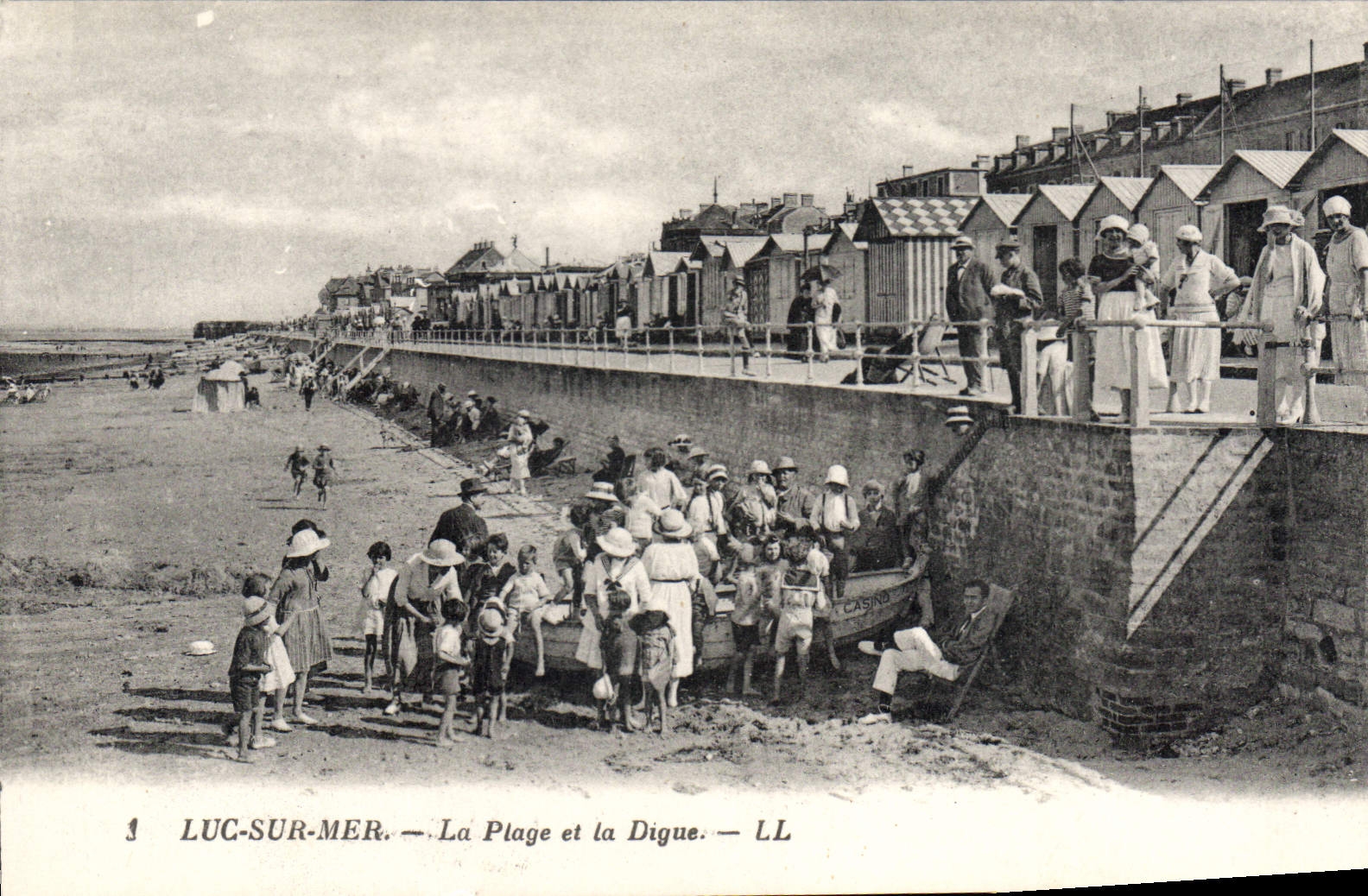 CPA Luc Sur Mer La Plage Et La Digue