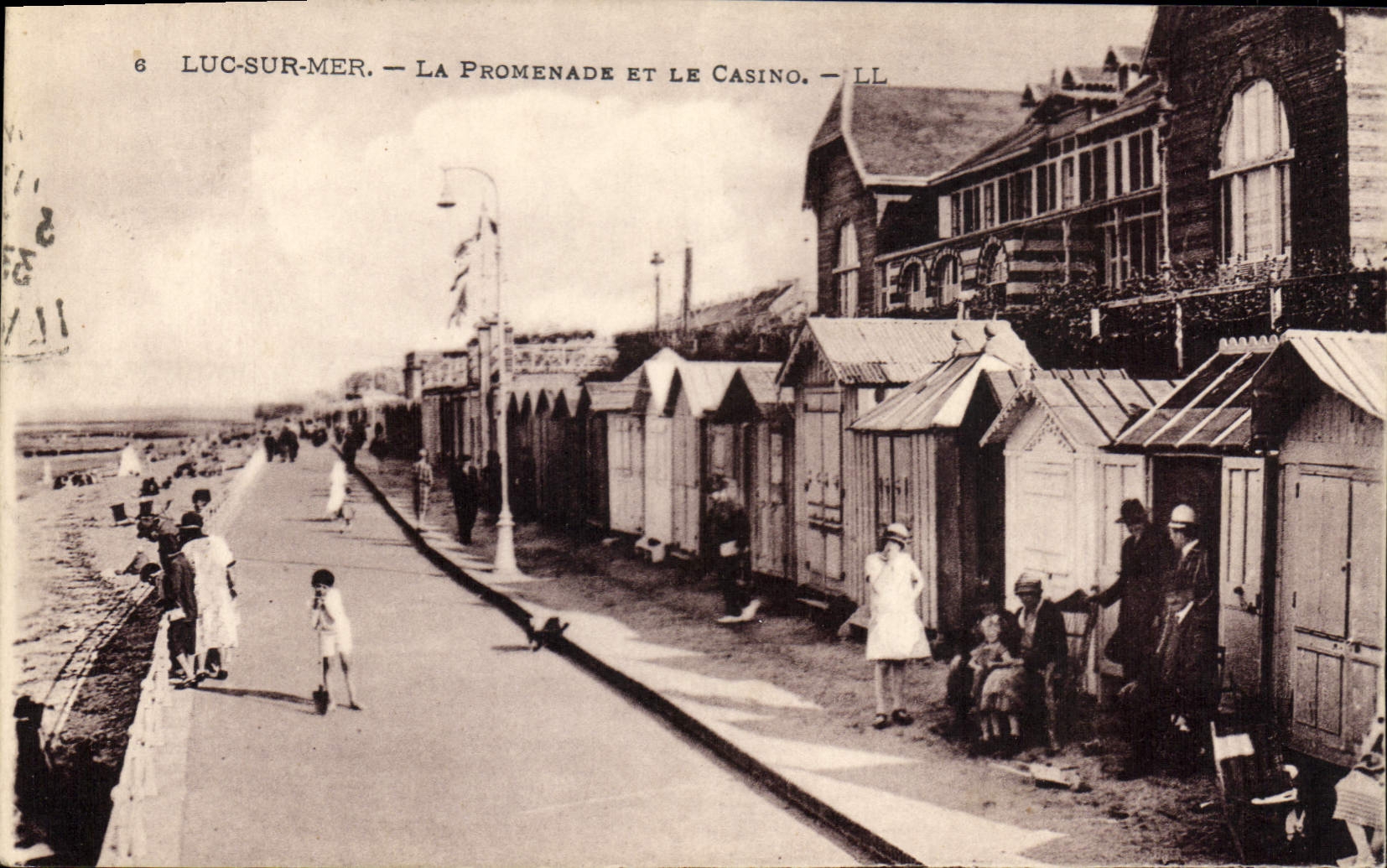 CPA Luc Sur Mer La Promenade Et Le Casino