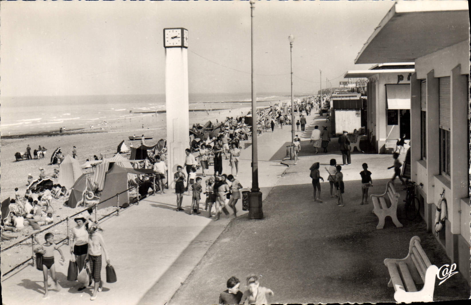 CPA Luc Sur Mer La Plage Et La Promenade