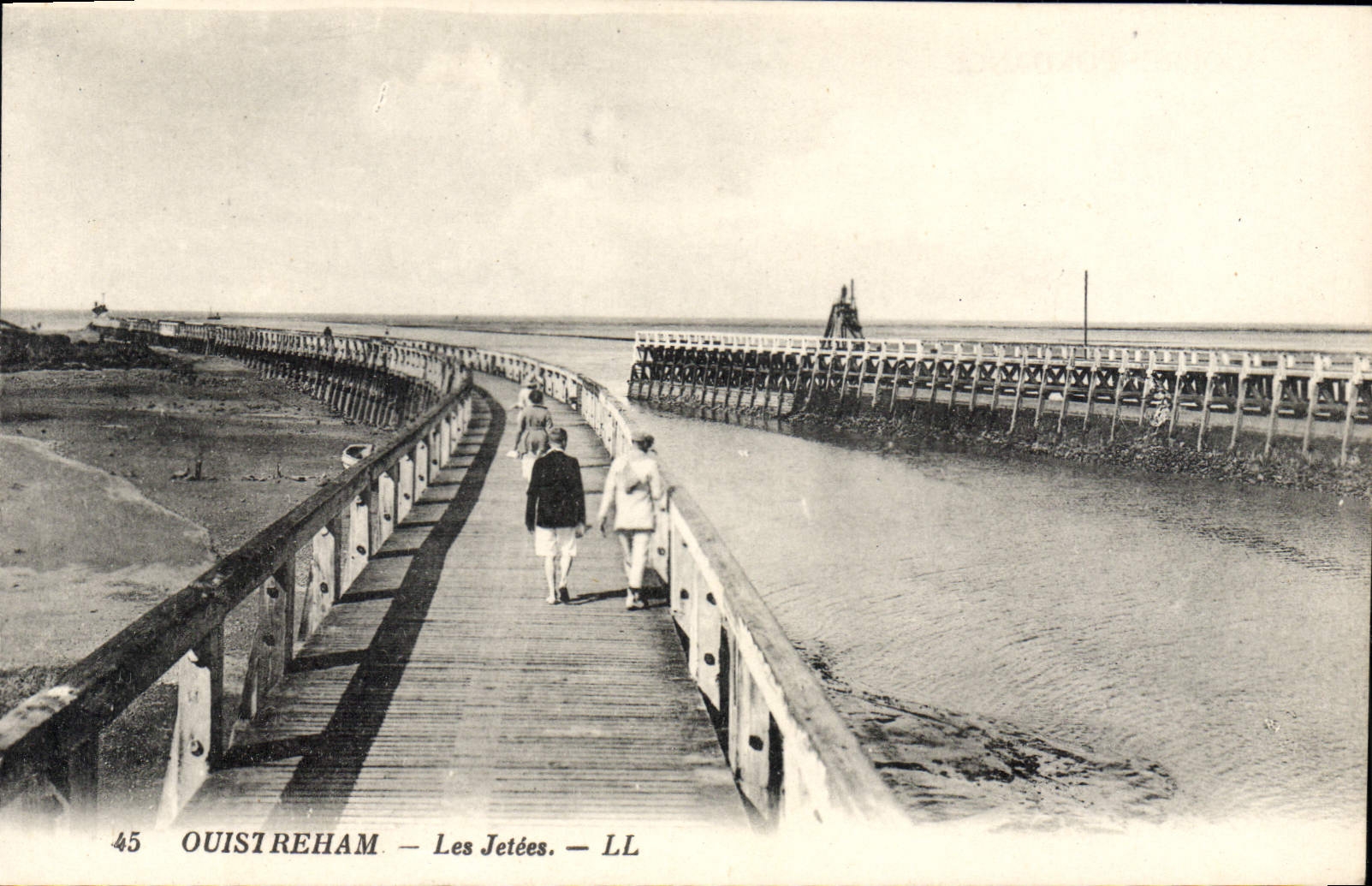 CPA Ouistreham Les Jetees