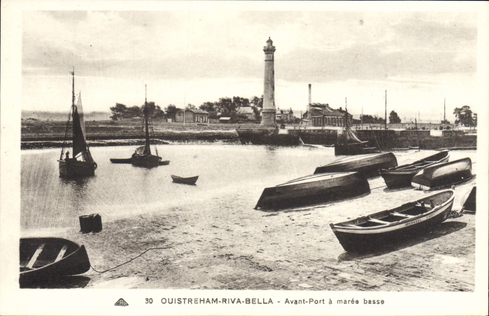 CPA Ouistreham Riva Bella Avant Port A Maree Basse