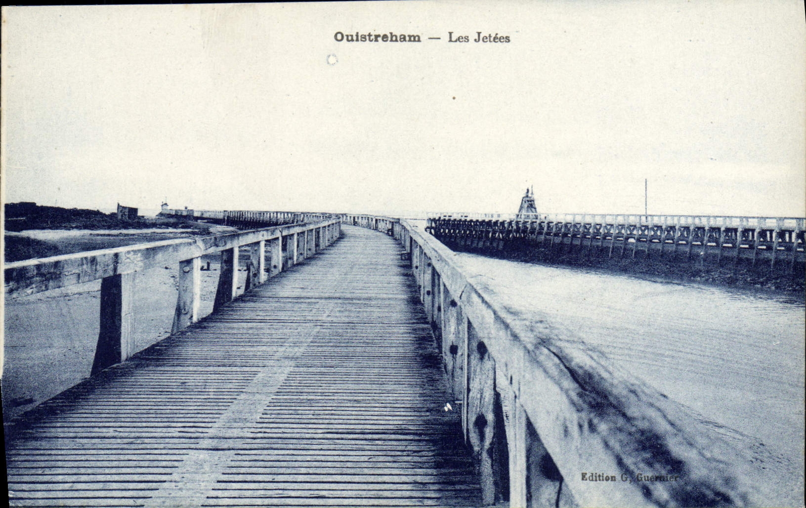 CPA Ouistreham Les Jetees