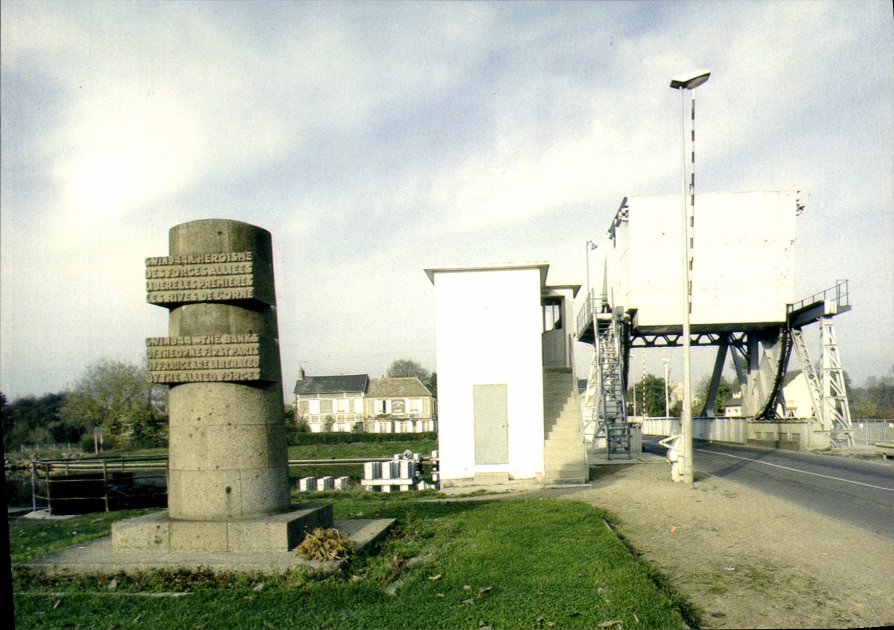 CPSM Ouistreham Pegasus Bridge Les Forces Alliees Liberent